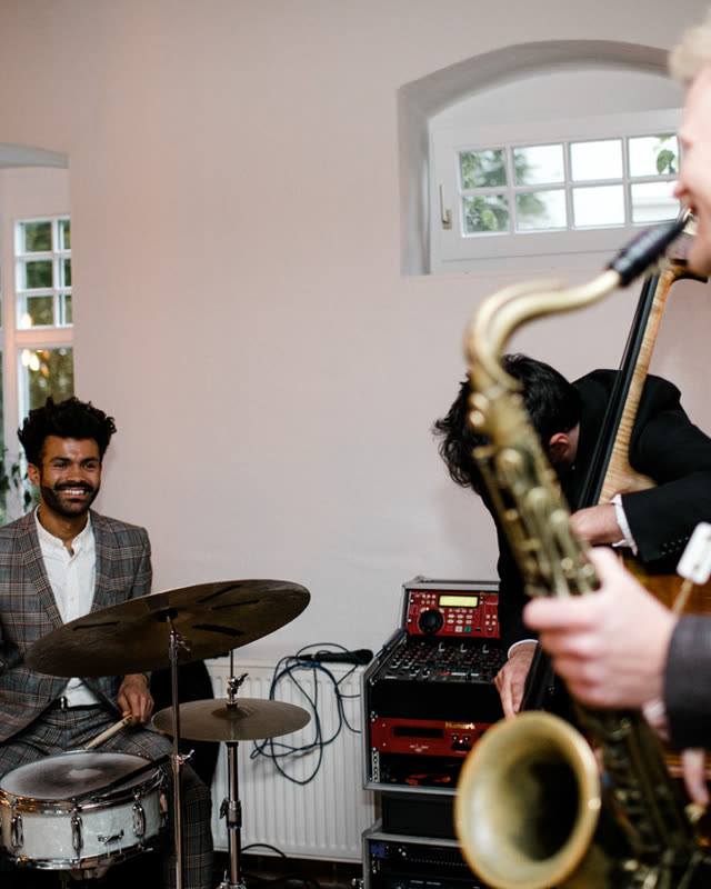 Die Sharks mit Igor am Bass. Foto: @oh_hedwig