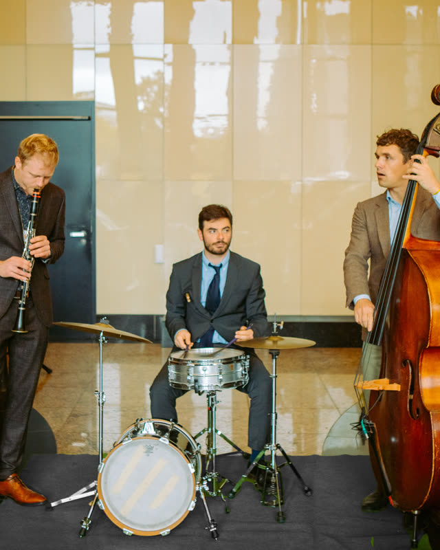 Die Sharks mit Ugo Alunni am Schlagzeug. Foto: Alina Henkel Photography